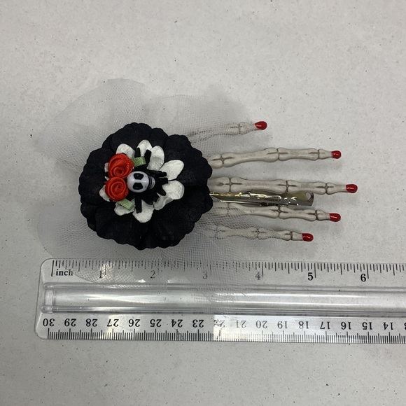 NEW 3 piece Day of the Dead items 💀 Hair Clip, Honeycomb Centerpiece & Sign - Picture 4 of 16